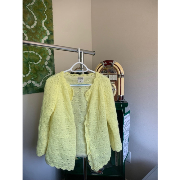 Yellow jacket - Picture 2 of 5